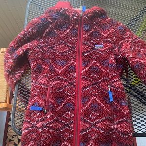 Patagonia Retro X hooded fleece jacket.  Lined SUPER warm!! Excellent condition!